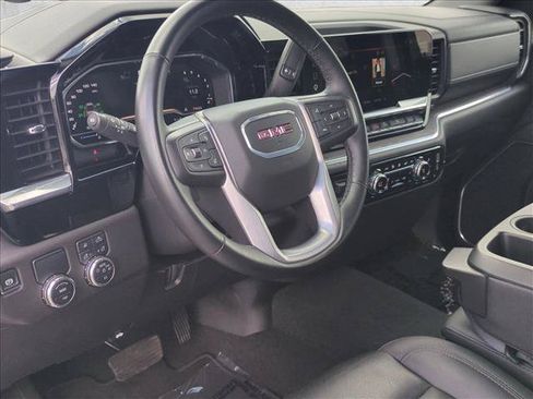 Certified 2025 GMC Sierra 1500 SLT RWD image 10