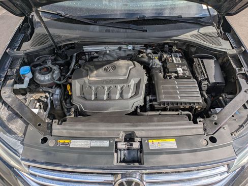 Used 2022 Volkswagen Tiguan SE AWD/4WD image 37