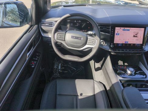 New 2026 Jeep Grand Wagoneer L Limited AWD/4WD image 17