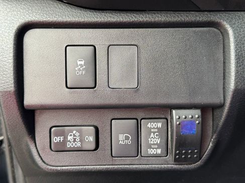 Used 2020 Toyota Tacoma TRD Sport w/ Technology Package AWD/4WD image 20