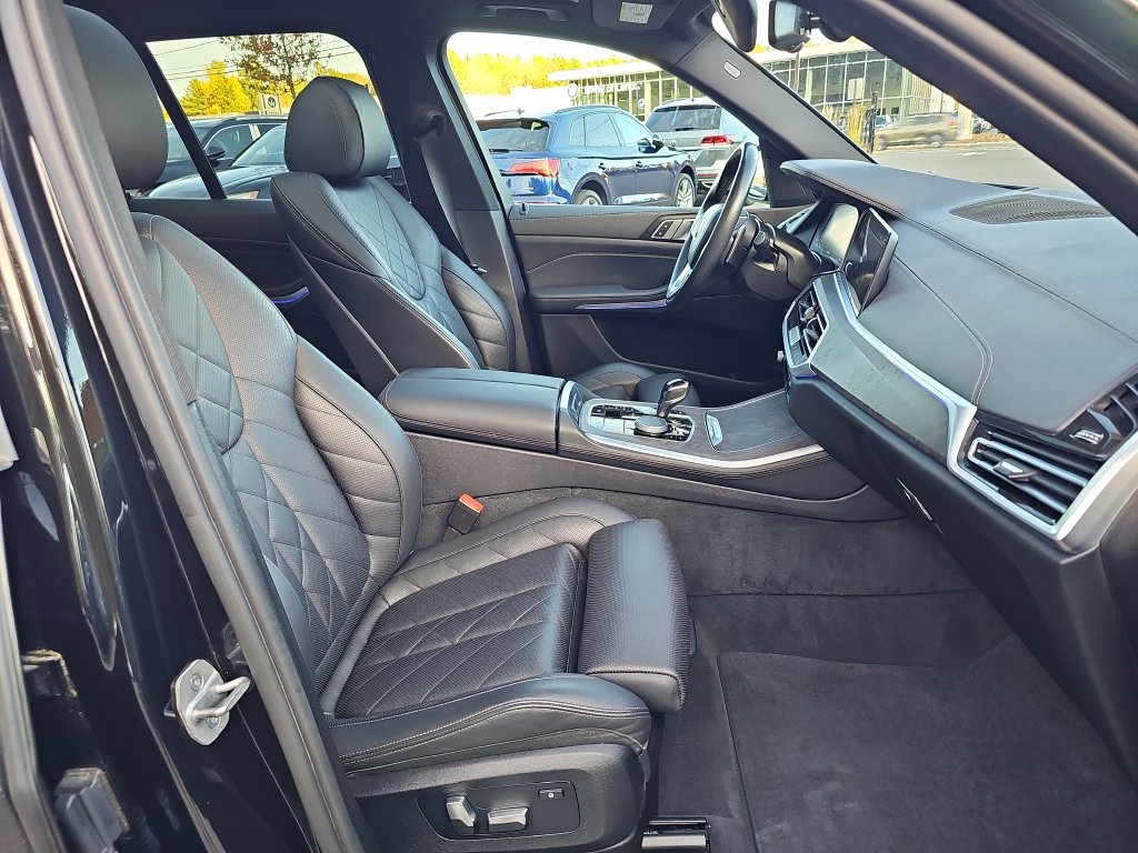 Used 2023 BMW X5 xDrive40i w/ Premium Package AWD/4WD image 11