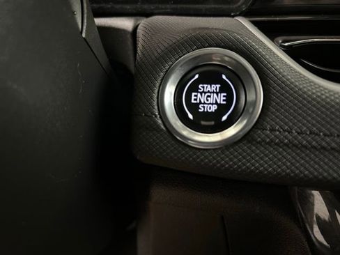Used 2025 Chevrolet TrailBlazer LT AWD/4WD image 10