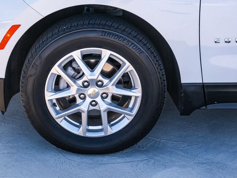 Used 2024 Chevrolet Equinox LT AWD/4WD image 10