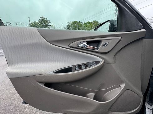 Used 2021 Chevrolet Malibu LT FWD image 10