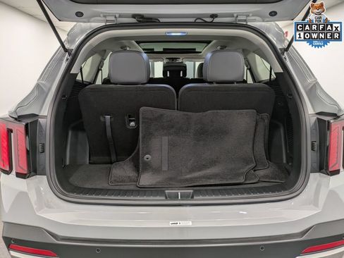 Certified 2024 Kia Sorento S w/ Panoramic Sunroof Package AWD/4WD image 25