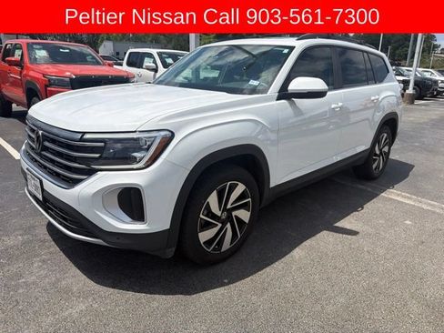 Used 2024 Volkswagen Atlas SE w/ Panoramic Sunroof Package FWD image 6