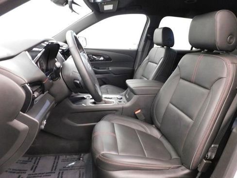 Used 2023 Chevrolet Traverse RS w/ LPO, Floor Liner Package image 19