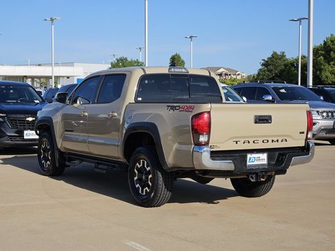 Used 2019 Toyota Tacoma TRD Off-Road AWD/4WD image 5