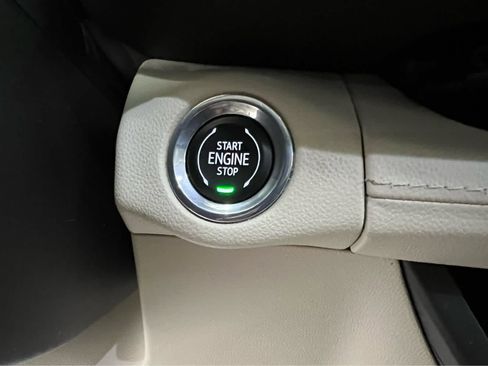 Used 2022 Buick Envision Essence w/ Technology Package I image 26