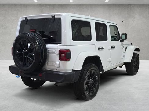 Used 2024 Jeep Wrangler Unlimited Sahara AWD/4WD image 16