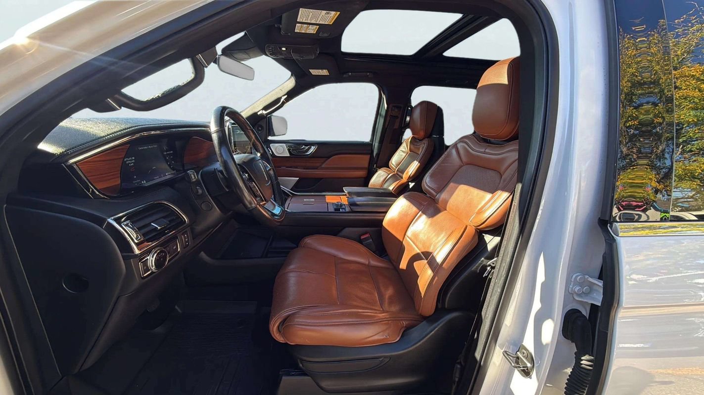 Used 2019 Lincoln Navigator Reserve w/ Cargo Package AWD/4WD image 22
