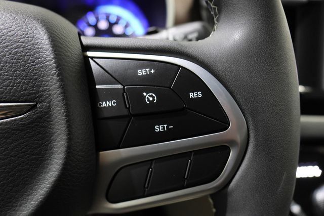 Used 2023 Chrysler Voyager LX FWD image 22