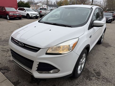 Used 2016 Ford Escape SE image 1