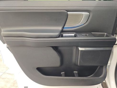 Certified 2025 Ford Expedition Max Platinum image 22