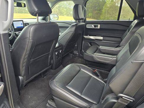 Used 2024 Ford Explorer Limited image 19