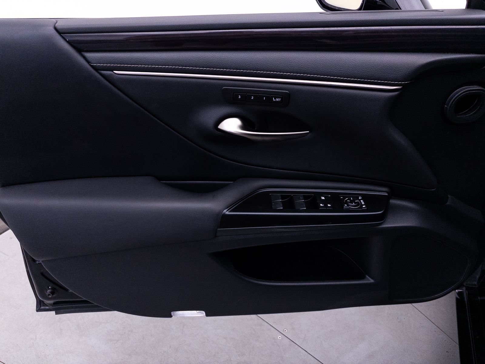 Used 2020 Lexus ES 300h w/ Premium Package FWD image 20