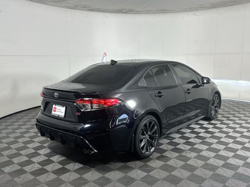 Used 2025 Toyota Corolla SE FWD image 3