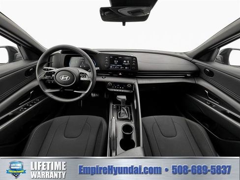 New 2025 Hyundai Elantra Sport image 13