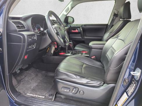 Used 2018 Toyota 4Runner TRD Off-Road image 9