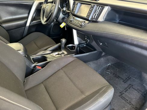 Certified 2017 Toyota RAV4 XLE w/ Carpet Mat Package FWD image 15