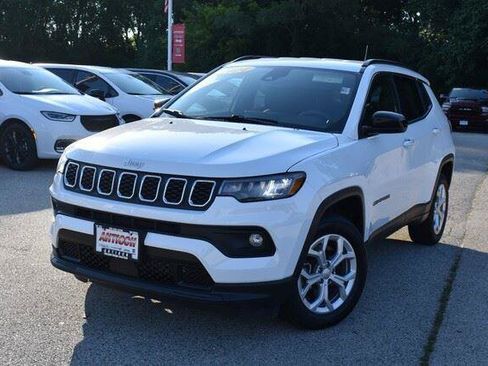 Used 2024 Jeep Compass Latitude AWD/4WD image 1