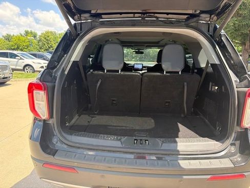 Used 2021 Ford Explorer XLT w/ Equipment Group 202A AWD/4WD image 15