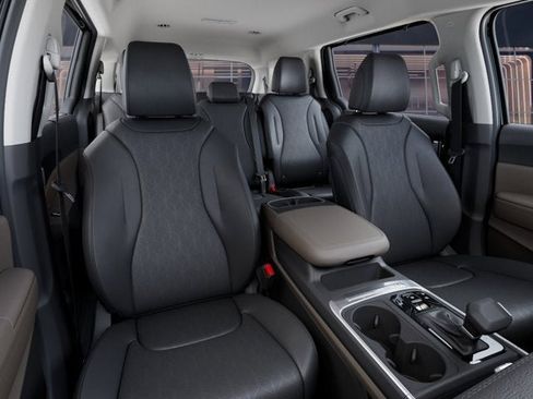 New 2026 Kia Carnival EX image 15