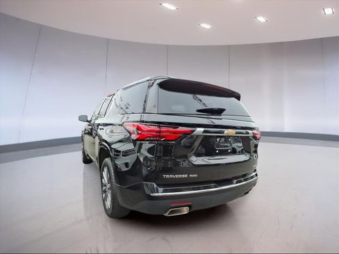 Used 2023 Chevrolet Traverse Premier image 3