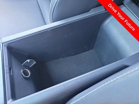 Used 2025 Toyota Camry SE FWD image 14
