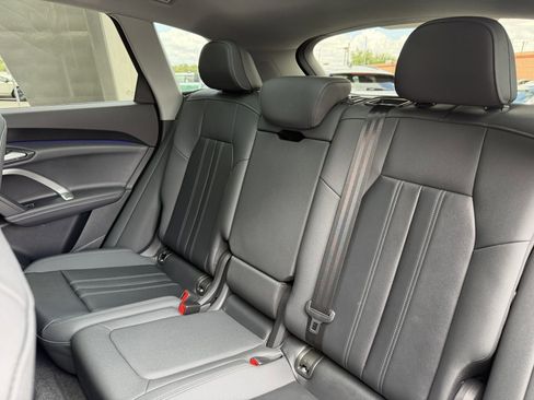 Used 2025 Audi Q5 Premium w/ Convenience Package AWD/4WD image 36