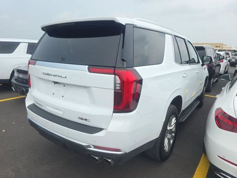 Used 2025 GMC Yukon Denali AWD/4WD image 5