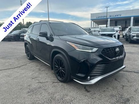 Used 2023 Toyota Highlander XSE FWD image 1