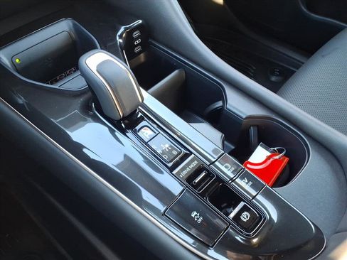 Certified 2025 Toyota Crown Nightshade image 19