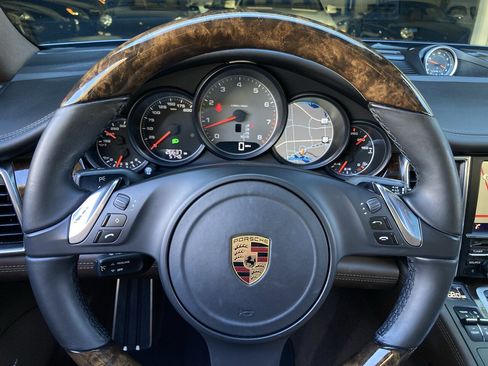Used 2016 Porsche Panamera 4S w/ Premium Package Plus image 25