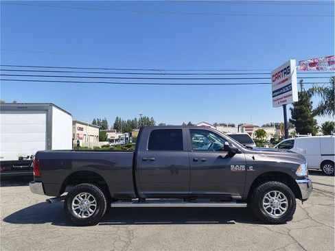 Used 2018 RAM 2500 Tradesman w/ Chrome Appearance Group AWD/4WD image 4