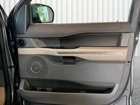 Used 2020 Ford Expedition XLT w/ Equipment Group 202A RWD image 18
