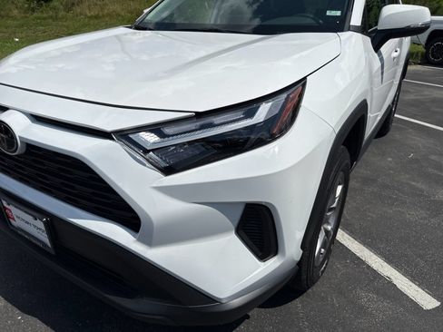 Used 2025 Toyota RAV4 XLE AWD/4WD image 29
