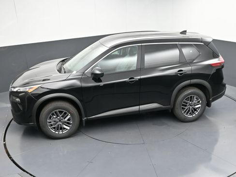 Certified 2025 Nissan Rogue S image 25