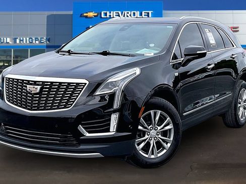 Used 2022 Cadillac XT5 Premium Luxury w/ Technology Package AWD/4WD image 3