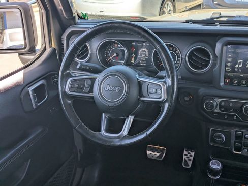 Used 2020 Jeep Gladiator Overland AWD/4WD image 13