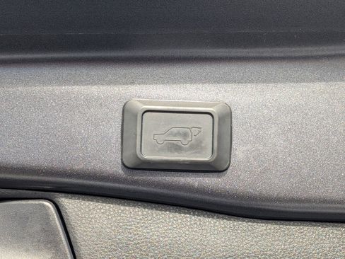 Used 2023 Toyota RAV4 XLE w/ Convenience Package image 24