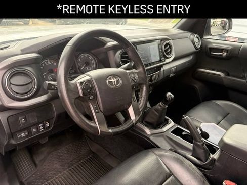 Used 2022 Toyota Tacoma TRD Off-Road w/ TRD Premium Off Road Package AWD/4WD image 10