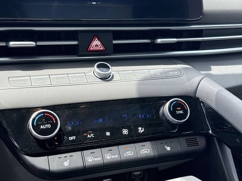 Certified 2023 Hyundai Elantra SEL w/ Convenience Package FWD image 18