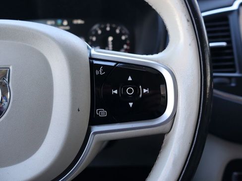 Used 2020 Volvo XC90 T6 Momentum image 16