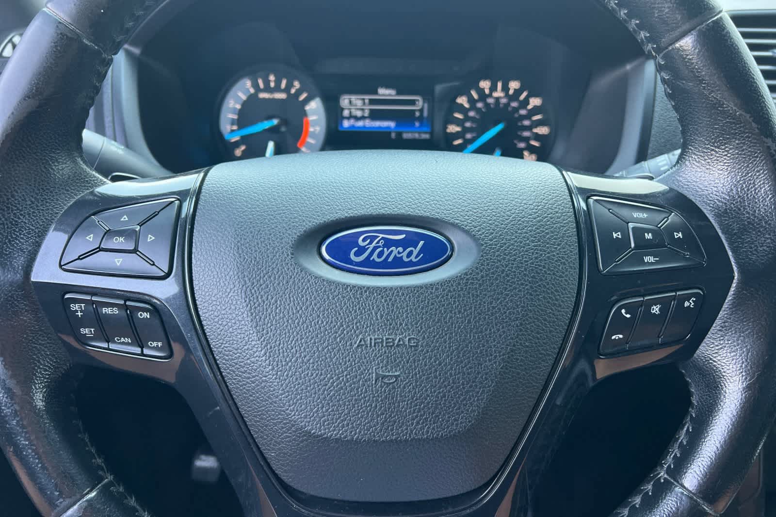 Used 2017 Ford Explorer XLT FWD image 28