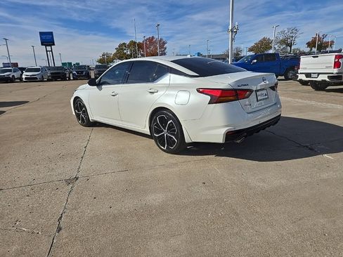 Used 2024 Nissan Altima 2.5 SR image 3