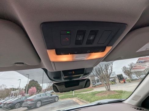 Used 2022 Nissan Rogue SL w/ SL Premium Package image 30