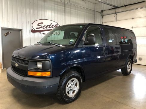 Used 2006 Chevrolet Express 1500 Passenger image 1