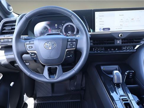 Used 2024 Toyota Crown Platinum image 17