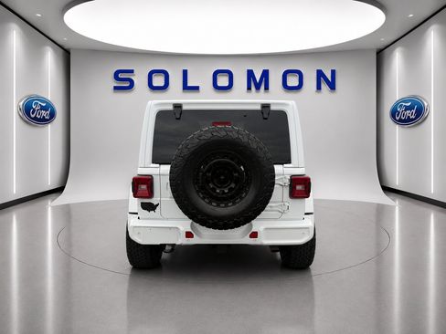Used 2021 Jeep Wrangler Unlimited Sahara AWD/4WD image 6